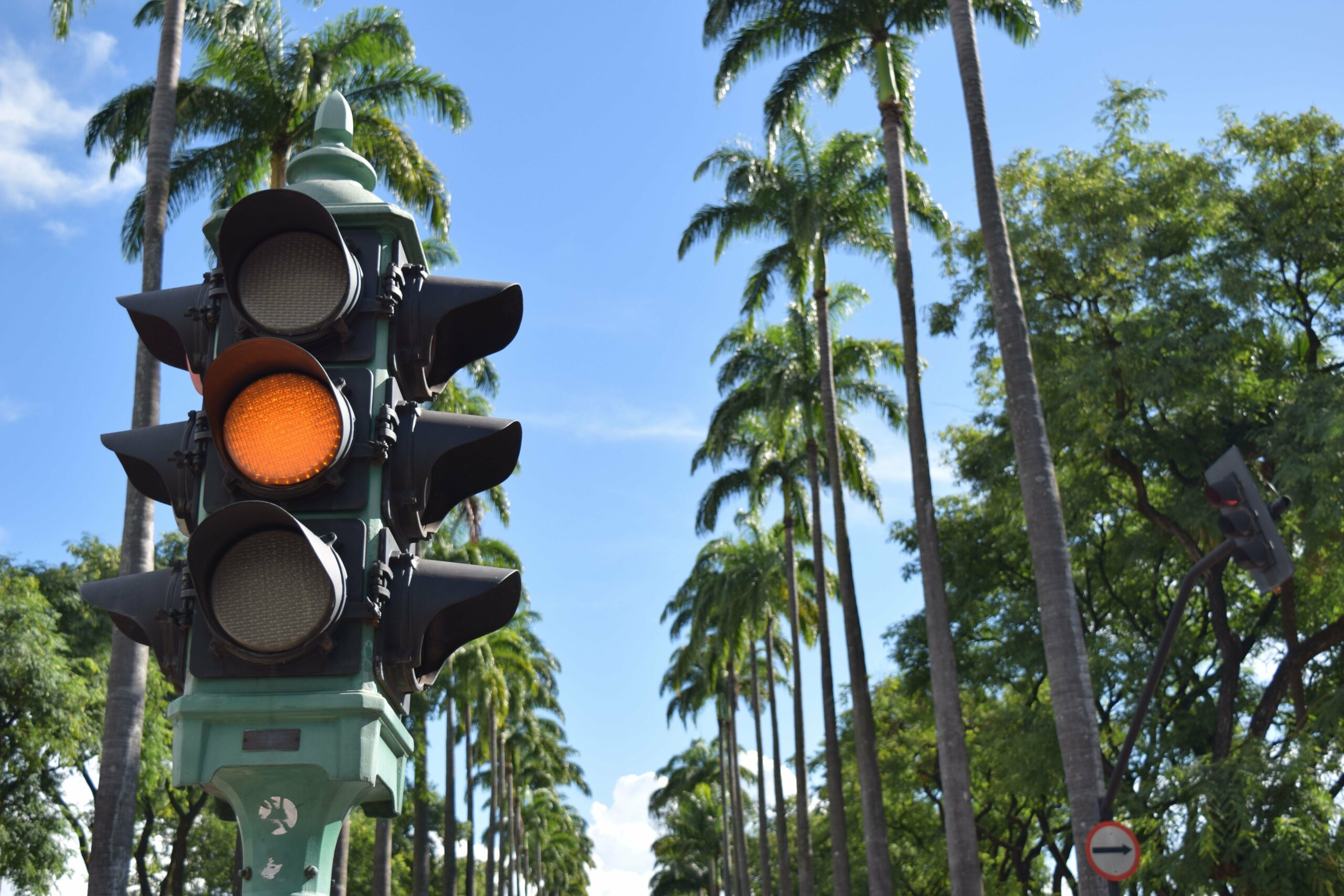 Here’s What Can Happen When You Try to 'Beat' Traffic Lights