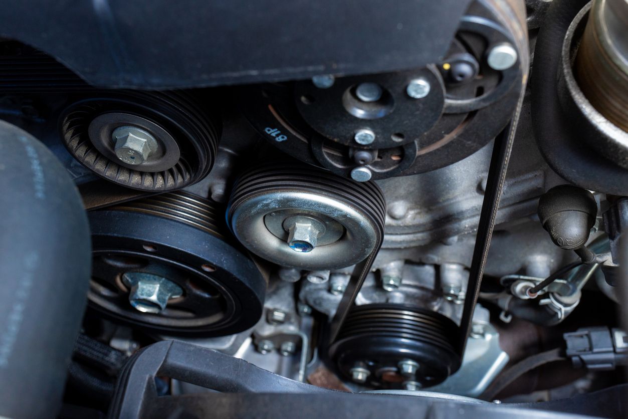 serpentine belt in car engine